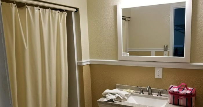 Welcome Motel - Web Listing (newer photo)